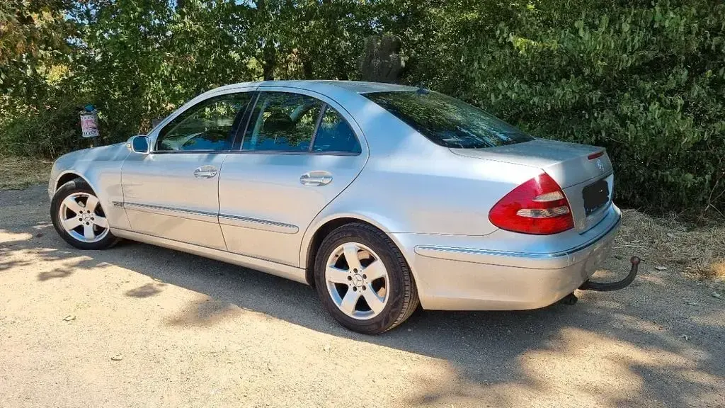 Gebraucht Mercedes E270 Elegance 177 PS (130 kW) 2004 Silber Limousine
