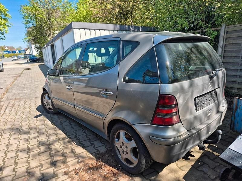 Second-hand Mercedes 170 2004 Hatchback