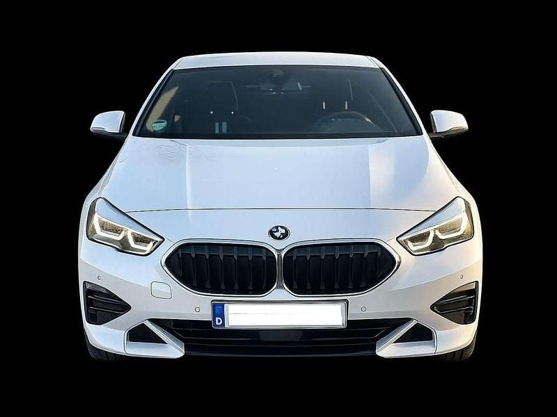 Gebraucht BMW 220 Comfort Edition 178 PS (130 kW) 2023 Mineralweiss metallic Limousine