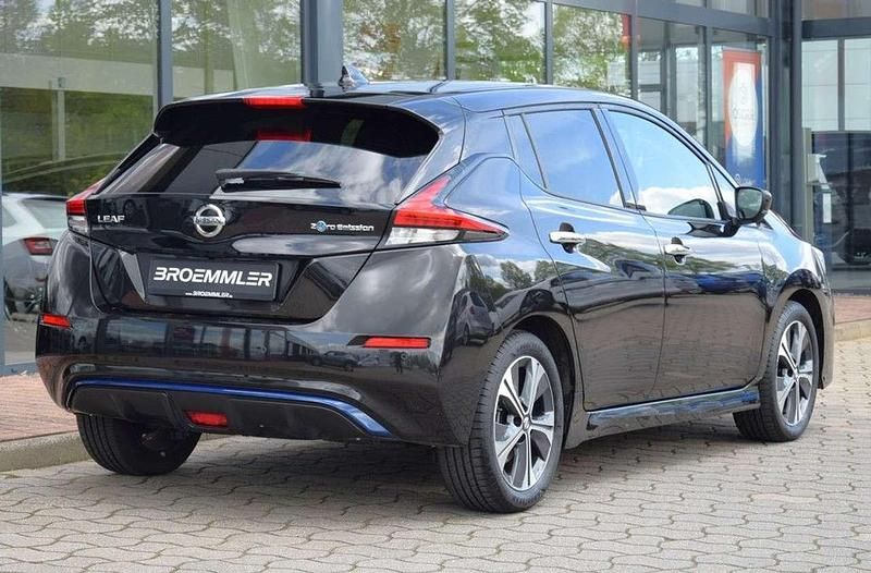 Gebraucht Nissan Leaf N-Connecta 110 kW (150 PS) 2021 Schwarz Kleinwagen