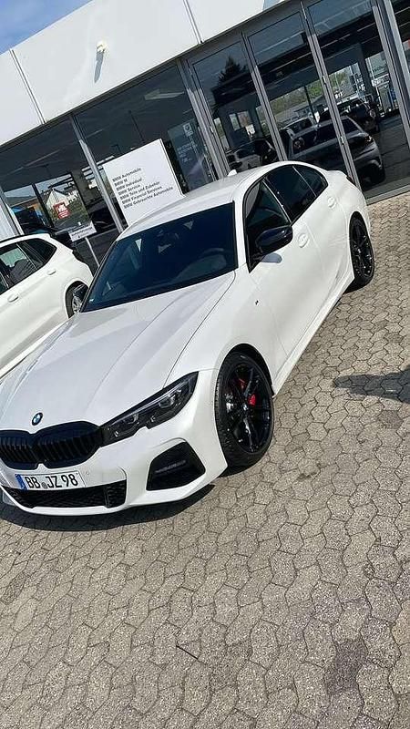 Gebraucht BMW 320 M Sport 190 PS (139 kW) 2022 Weiß Limousine