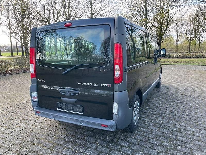Gebraucht Opel Vivaro 145 PS (106 kW) 2007 Schwarz Van / Kleinbus