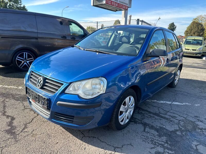 Blau Gebraucht 2007 VW Polo Trendline Limousine | 2.400 € - Bild 1/4