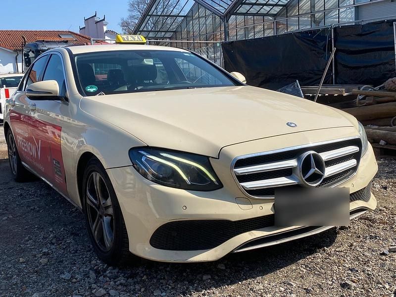 Gebraucht Mercedes E200 150 PS (110 kW) 2017 Gelb Limousine