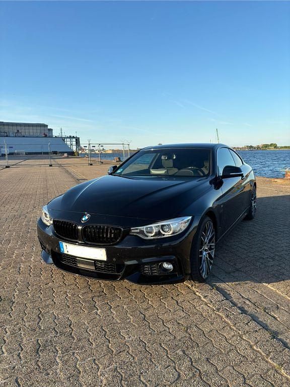 Schwarz Gebraucht 2016 BMW 420 M Sport Coupé | 21.399 € (Fairer Preis) - Bild 1/4