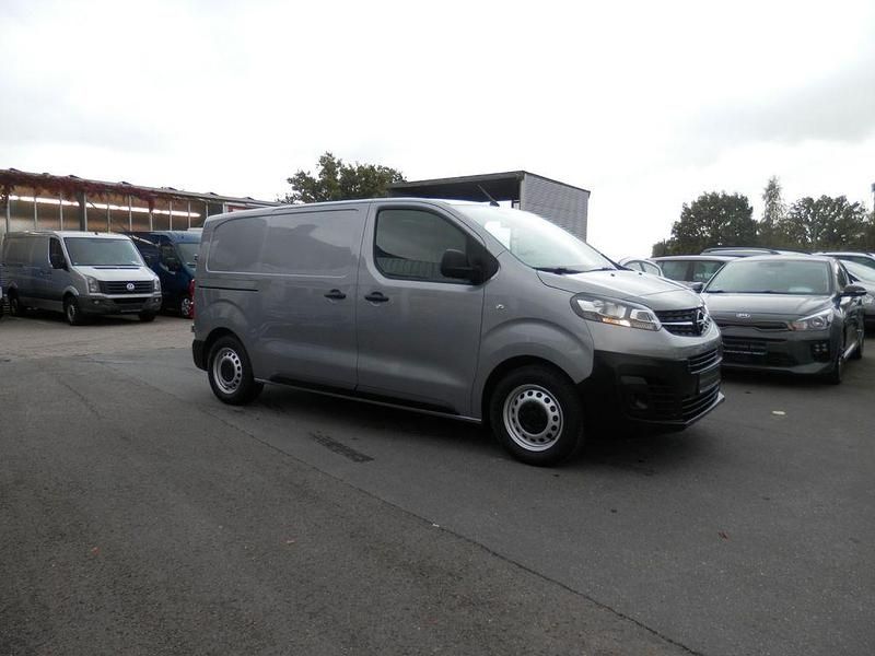 Grau Gebraucht 2021 Opel Vivaro Selection Van | 17.590 € (Superpreis) - Bild 1/4