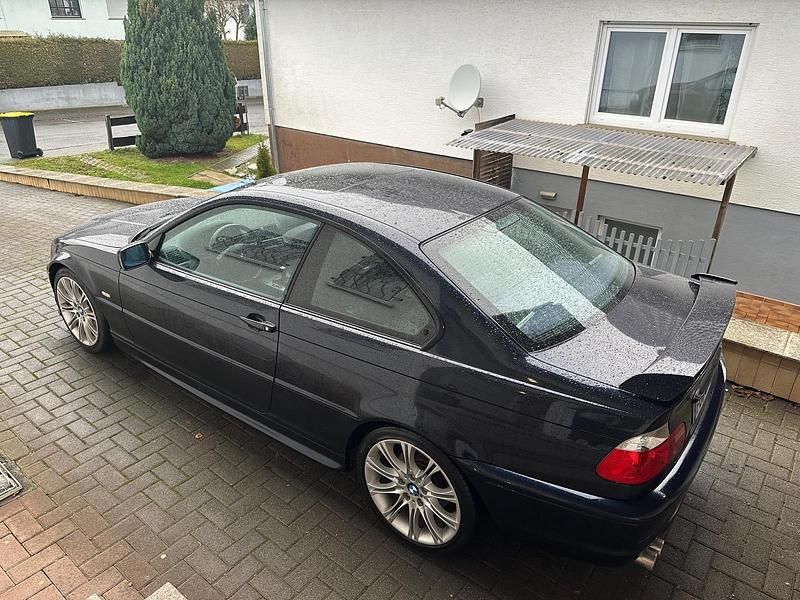 Gebraucht BMW 325 M Sport 193 PS (141 kW) 2002 Schwarz Coupé