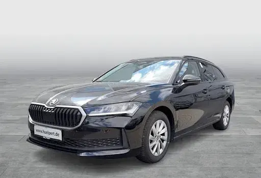 Gebraucht Skoda Superb Essence 150 PS (110 kW) 2025 Ebony schwarz metallic Kombi