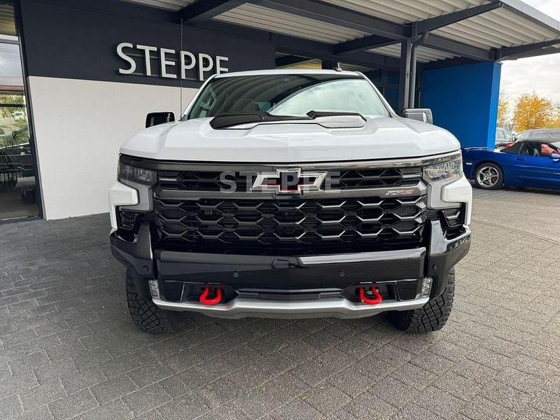 Neu Chevrolet Silverado 426 PS (313 kW) 2025 Weiß SUV