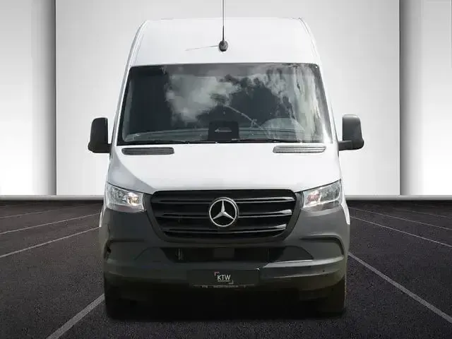 Gebraucht Mercedes Sprinter 170 PS (125 kW) 2025 Arktikweiss Van