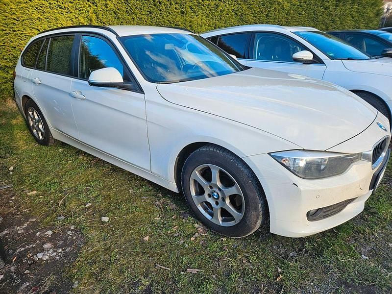Gebraucht BMW 318 Performance 143 PS (105 kW) 2015 Weiß Kombi