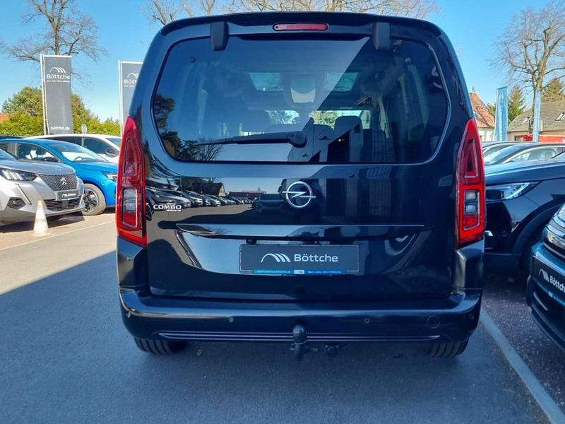 Gebraucht Opel Combo Life Elegance 131 PS (96 kW) 2021 Nacht schwarz/noir onyx Van / Kleinbus
