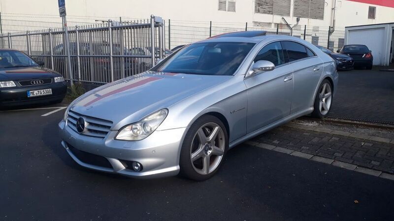 Iridiumsilber metalliclack Gebraucht 2005 Mercedes CLS55 AMG AMG Coupé | 22.995 € - Bild 1/4
