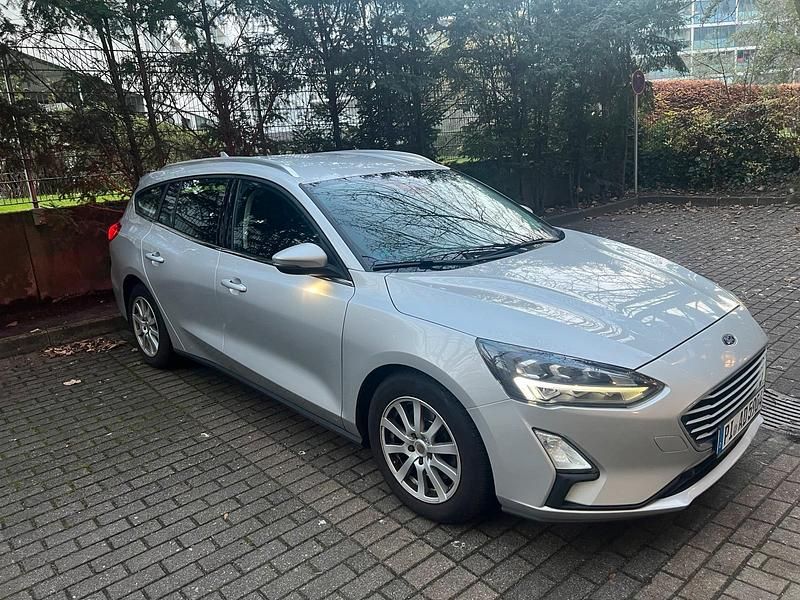 Silber Gebraucht 2020 Ford Focus Kombi | 8.950 € (Fairer Preis) - Bild 1/3