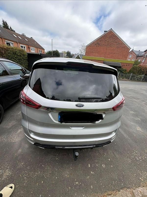 Second-hand Ford S-MAX 190 CP (139 kW) 2018 Gri Monovolum