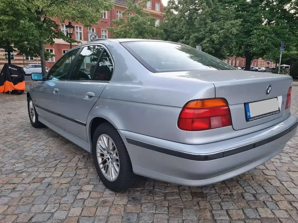 Gebraucht BMW 520 150 PS (110 kW) 1997 Silber Limousine