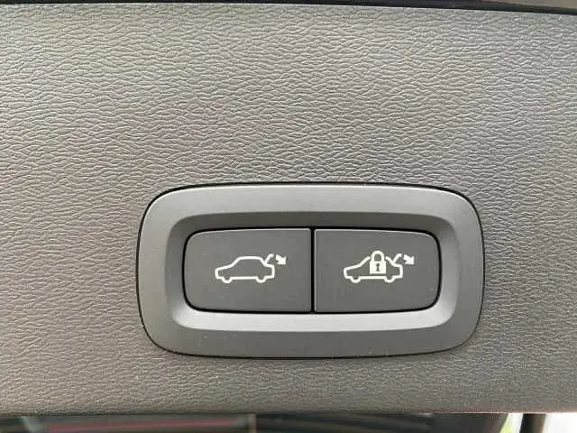 Usata Volvo XC40 120 CV (88 kW) 2025 SUV