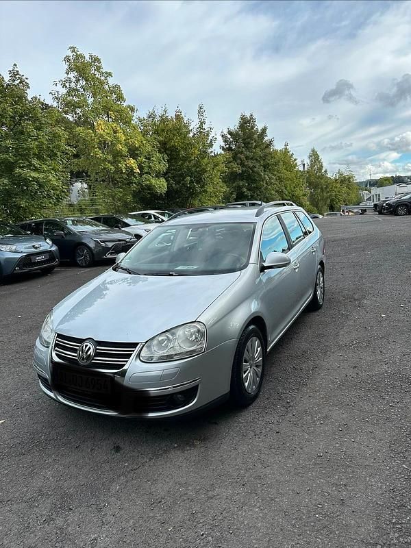 Silber Gebraucht 2007 VW Golf V Kombi | 4.500 € (Etwas zu teuer) - Bild 1/4