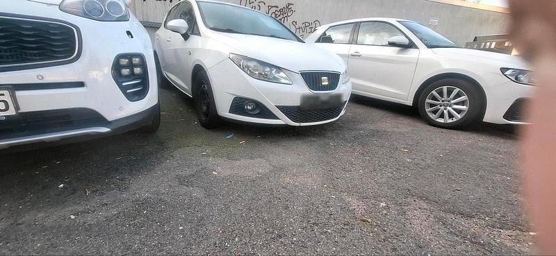 Usata Seat Leon 75 CV (55 kW) 2010 Bianco Utilitaria