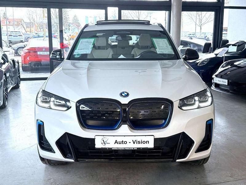 Gebraucht BMW iX3 Impressive 210 kW (286 PS) 2022 Weiß SUV