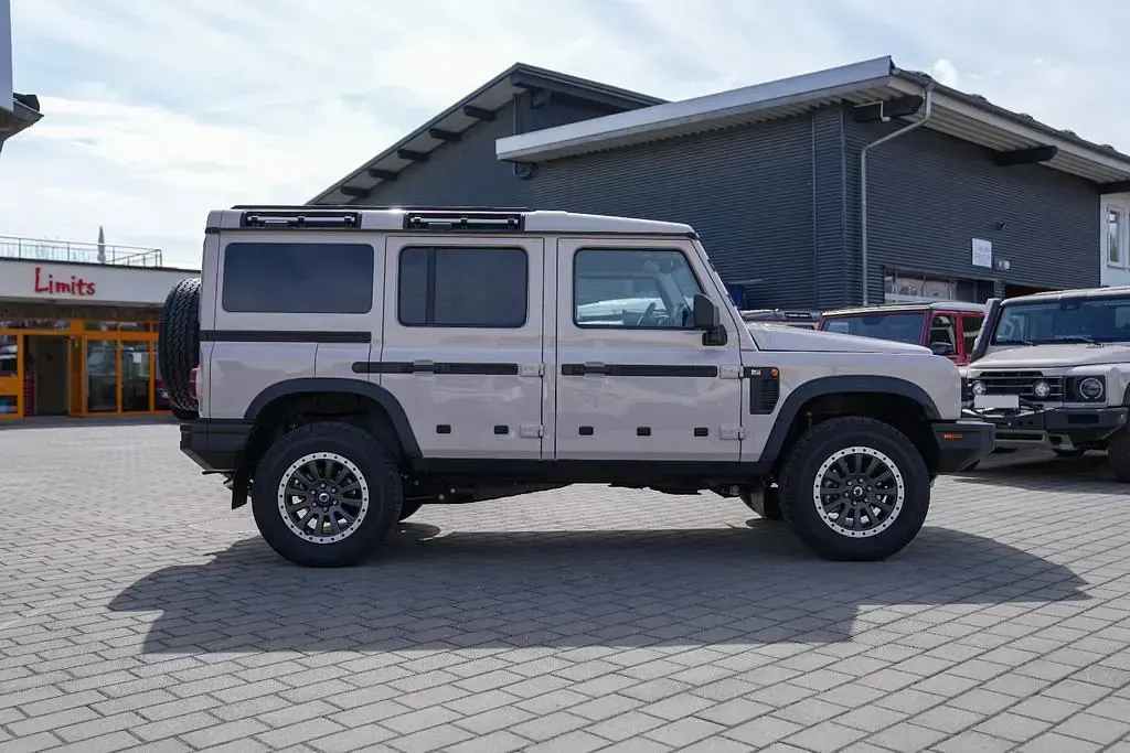 Neu Ineos Grenadier 286 PS (210 kW) 2026 Beige SUV