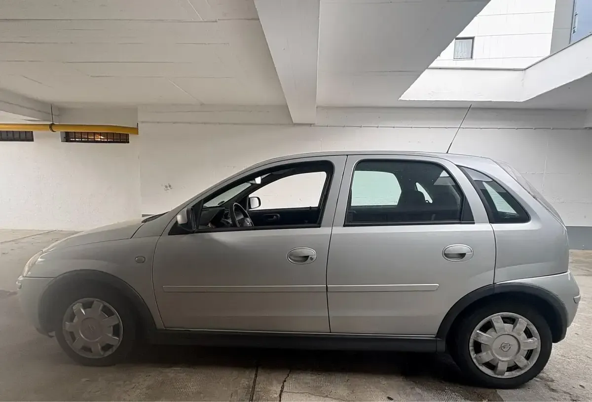 Gebraucht Opel Corsa 75 PS (55 kW) 2006 Silber Kleinwagen