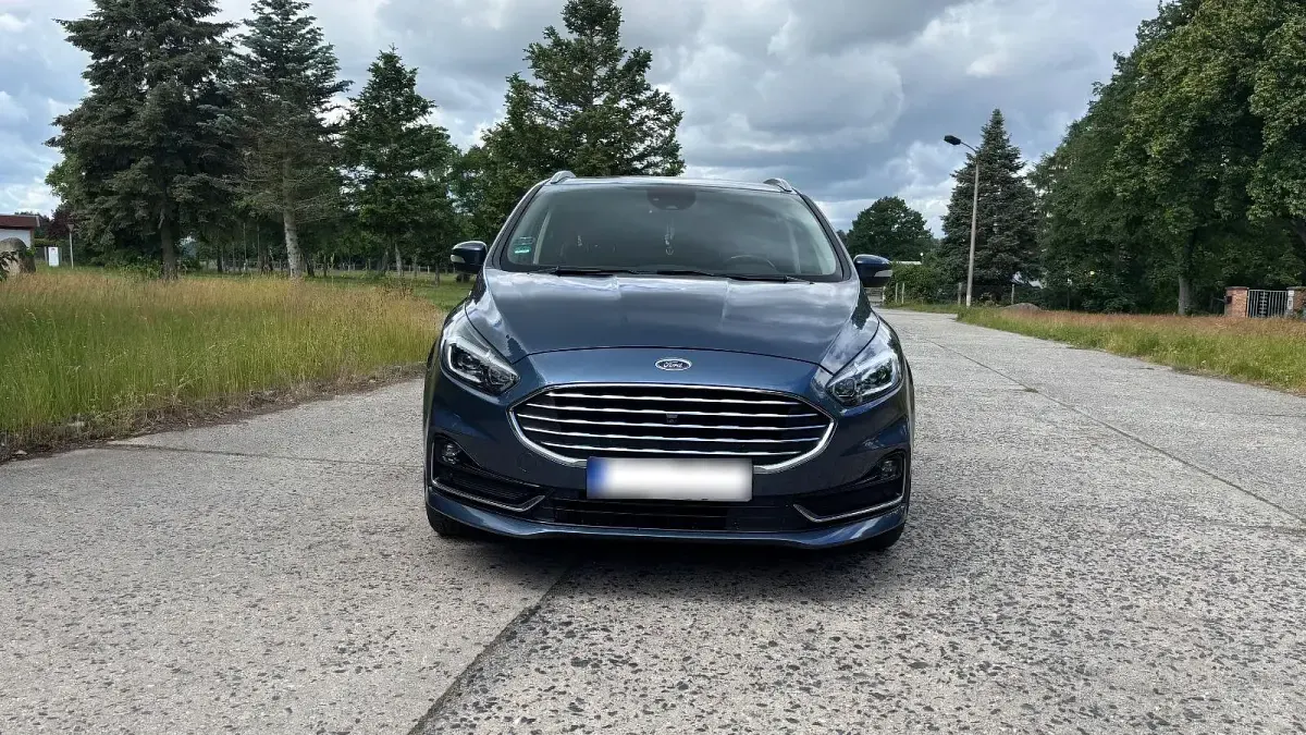 Gebraucht Ford S-MAX Titanium 150 PS (110 kW) 2020 Blau Van / Kleinbus