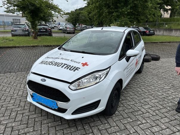 Weiß Gebraucht 2016 Ford Fiesta SYNC Edition Kleinwagen | 4.850 € (Superpreis) - Bild 1/1