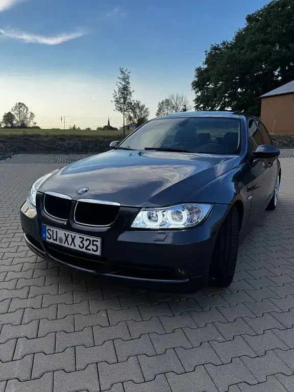 Gebraucht BMW 325 Sport Line 218 PS (160 kW) 2006 Grau Limousine