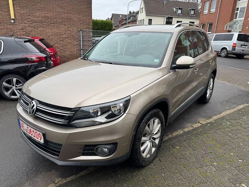 Beige Gebraucht 2012 VW Tiguan Sportline SUV | 8.490 € (Fairer Preis) - Bild 1/4