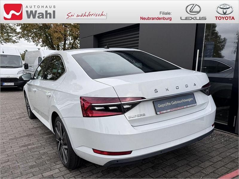 Gebraucht Skoda Superb Style 190 PS (139 kW) 2020 Moonweiß perleffekt Limousine