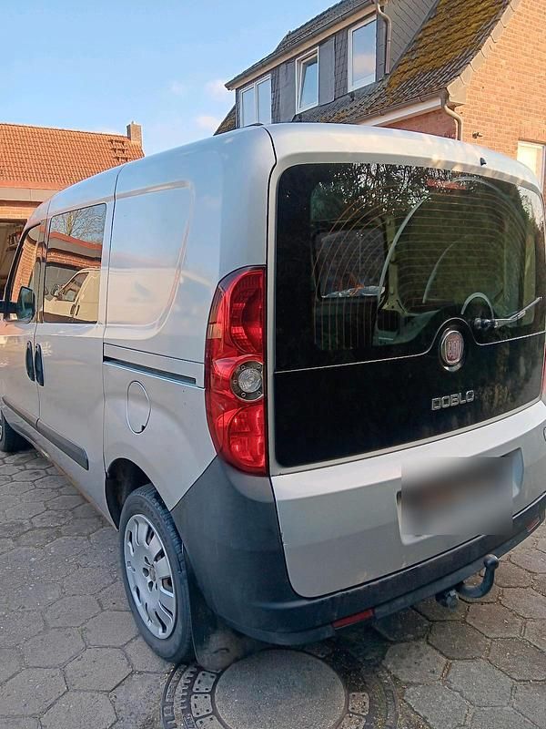 Gebraucht Fiat Doblò 101 PS (74 kW) 2011 Grau Van / Kleinbus
