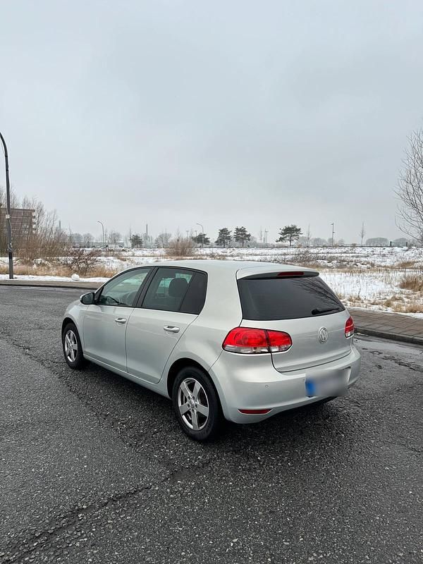 Gebraucht VW Golf VI 86 PS (63 kW) 2010 Silber Kleinwagen