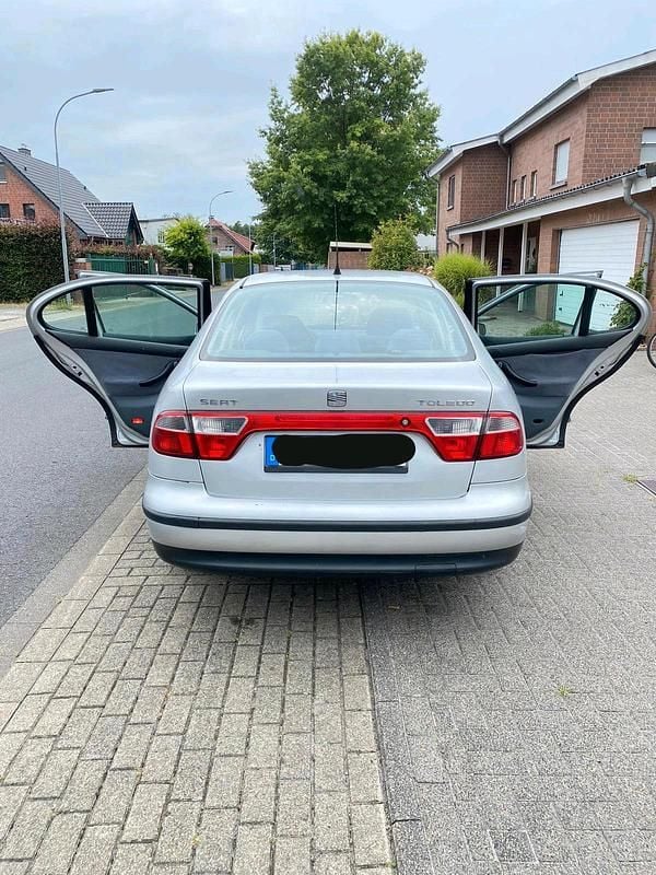Grau Gebraucht 2000 Seat Toledo Limousine | 1.150 € (Fairer Preis) - Bild 1/4