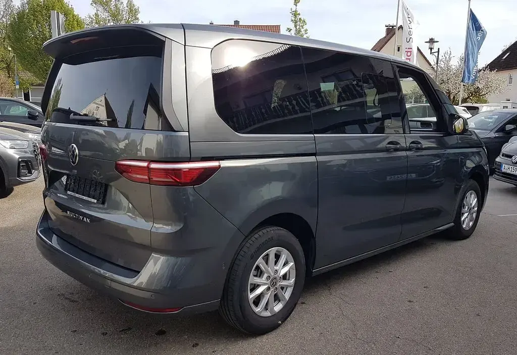 Gebraucht VW Multivan 150 PS (110 kW) 2025 Grau Van / Kleinbus