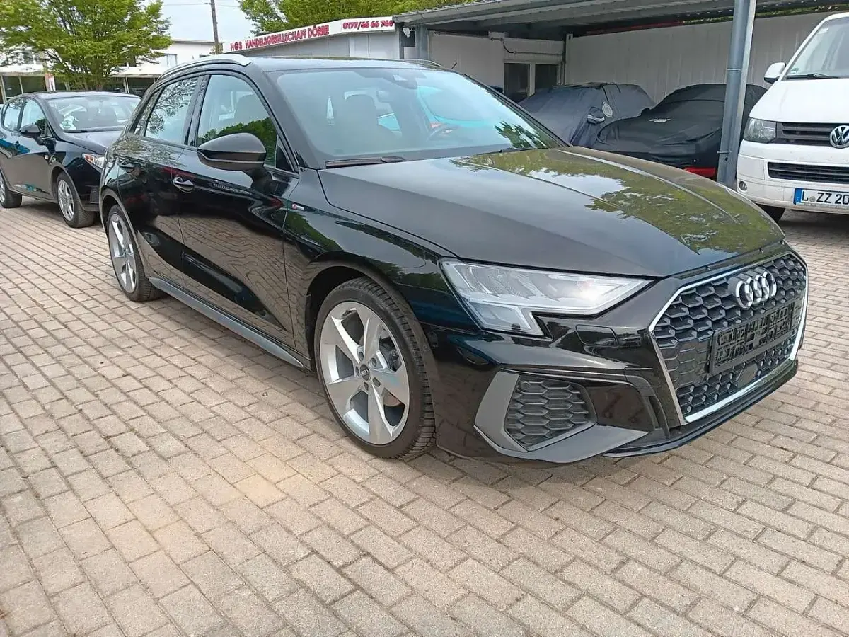 Używany Audi A3 S-Line 150 KM (110 kW) 2024 Czarny Sedan/Limuzyna