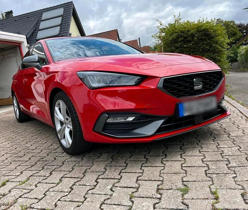 Rot Gebraucht 2021 Seat Leon FR Limousine | 18.000 € (Superpreis) - Bild 1/4