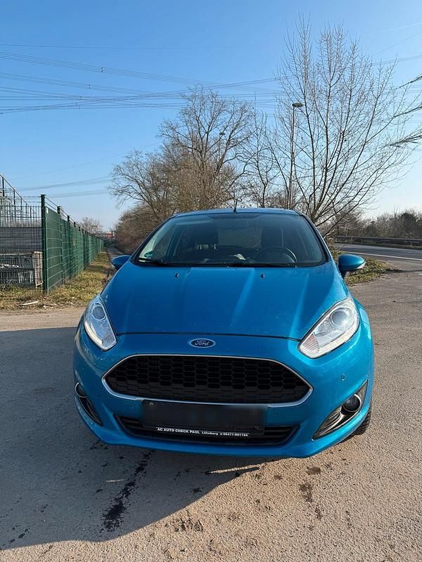 Gebraucht Ford Fiesta 101 PS (74 kW) 2016 Blau Kleinwagen