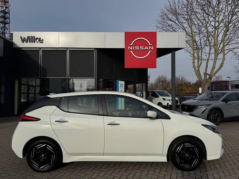 Gebraucht Nissan Leaf 360º 110 kW (150 PS) 2023 Weiß Kleinwagen