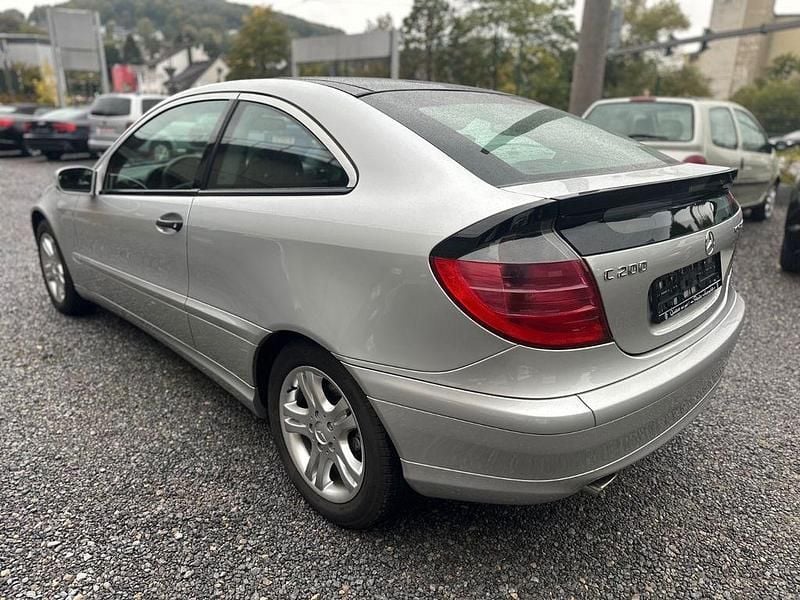 Gebraucht Mercedes C200 163 PS (119 kW) 2001 Silber Coupé