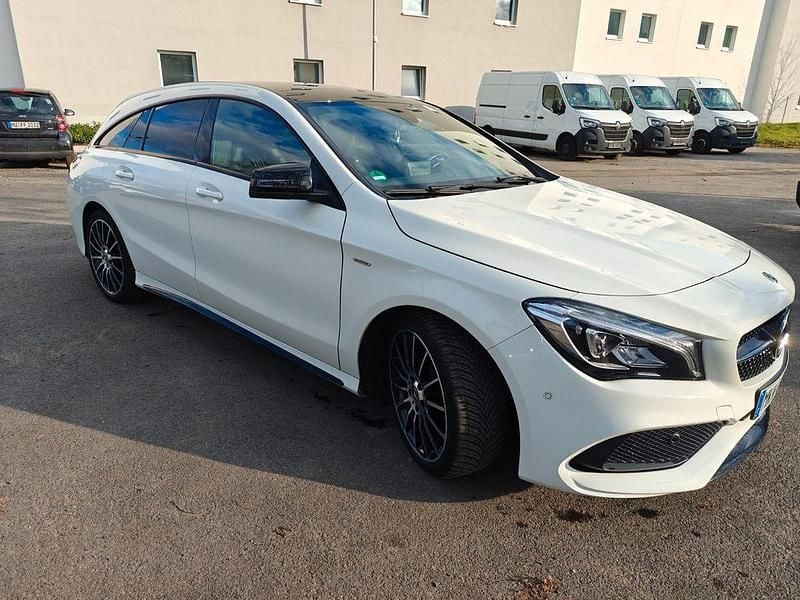 Weiß Gebraucht 2018 Mercedes CLA200 Shooting Brake AMG line Kombi | 19.500 € (Guter Preis) - Bild 1/4