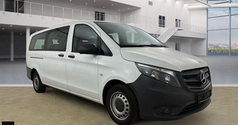 Arktikweiss Gebraucht 2020 Mercedes Vito Kombi | 24.950 € (Fairer Preis) - Bild 1/4