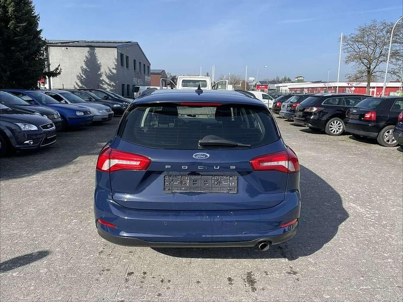 Gebraucht Ford Focus Trend 120 PS (88 kW) 2018 Blazerblau Kombi