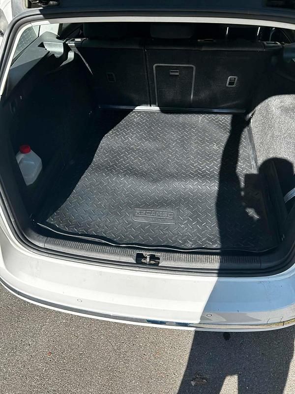 Gebraucht VW Passat Comfortline 105 PS (77 kW) 2012 Weiß Kombi