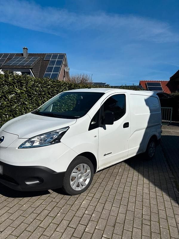 Gebraucht Nissan e-NV200 58 kW (80 PS) 2017 Weiß Van / Kleinbus