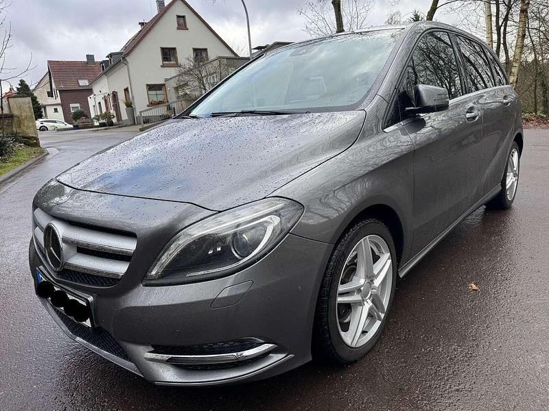 Gebraucht Mercedes B220 170 PS (125 kW) 2013 Grau Van / Kleinbus