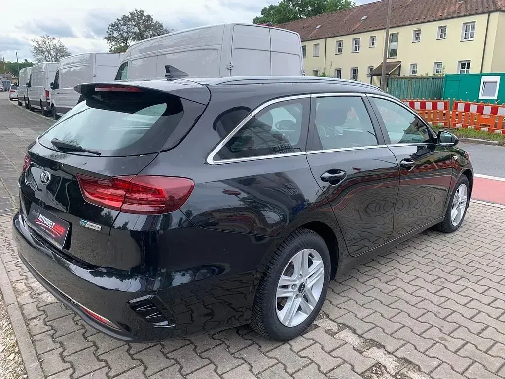Gebraucht Kia Ceed 136 PS (100 kW) 2021 Schwarz Kleinwagen