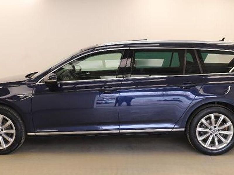 Gebraucht VW Passat Highline 150 PS (110 kW) 2016 Blau Kombi