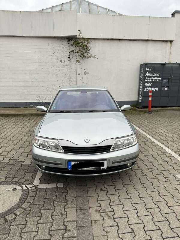 Grau Gebraucht 2002 Renault Laguna II Dynamique Limousine | 2.100 € (Fairer Preis) - Bild 1/4