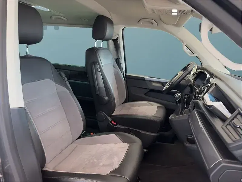 Gebraucht VW Multivan 150 PS (110 kW) 2022 Grau Van / Kleinbus
